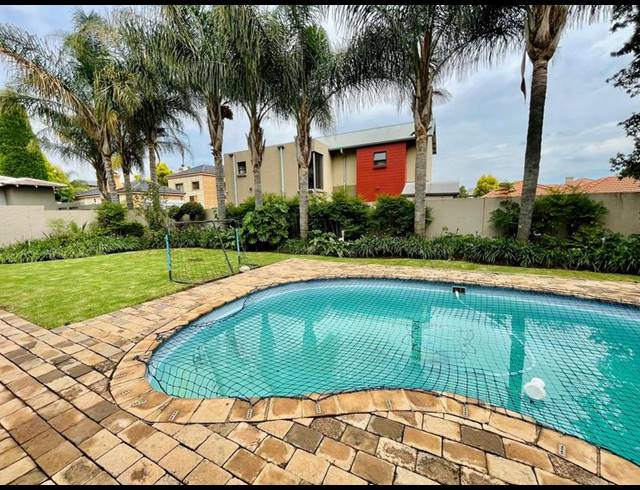 5 BEDROOM HOUSE FOR SALE IN WILLOW ACRES